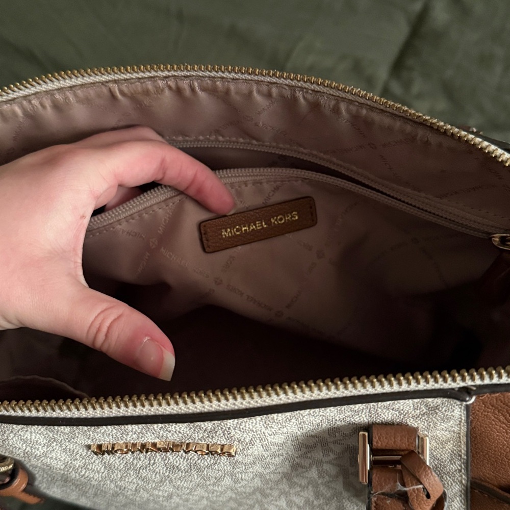 Michael Kors Purse - Picture 5 of 9